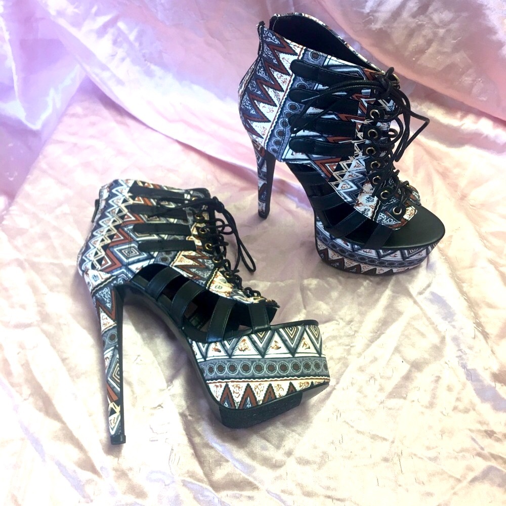 Africa Print Heels - Picture 5 of 5